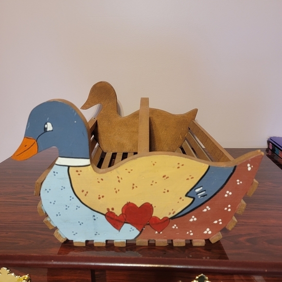 Handmade Wooden Duck Basket with Handle Hand painted and‎ Carved - Picture 6 of 9